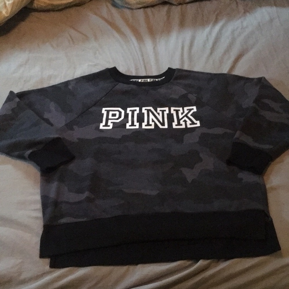 VS PINK CAMO CREW SWEATSHIRT
